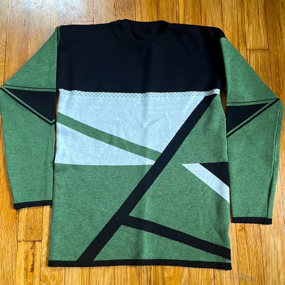 Geometric Green, Black, & White Sweater Size Medium